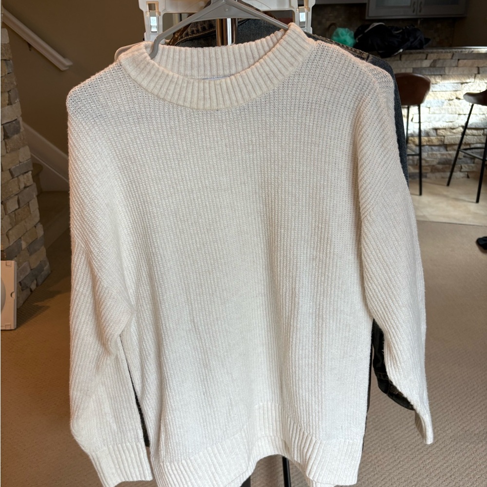 Old Navy Women's White Crew Neck Sweater